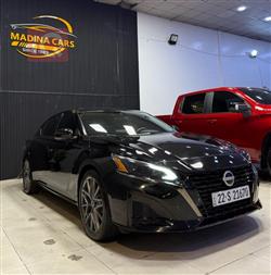 نيسان ألتيما